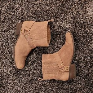 Brown boots